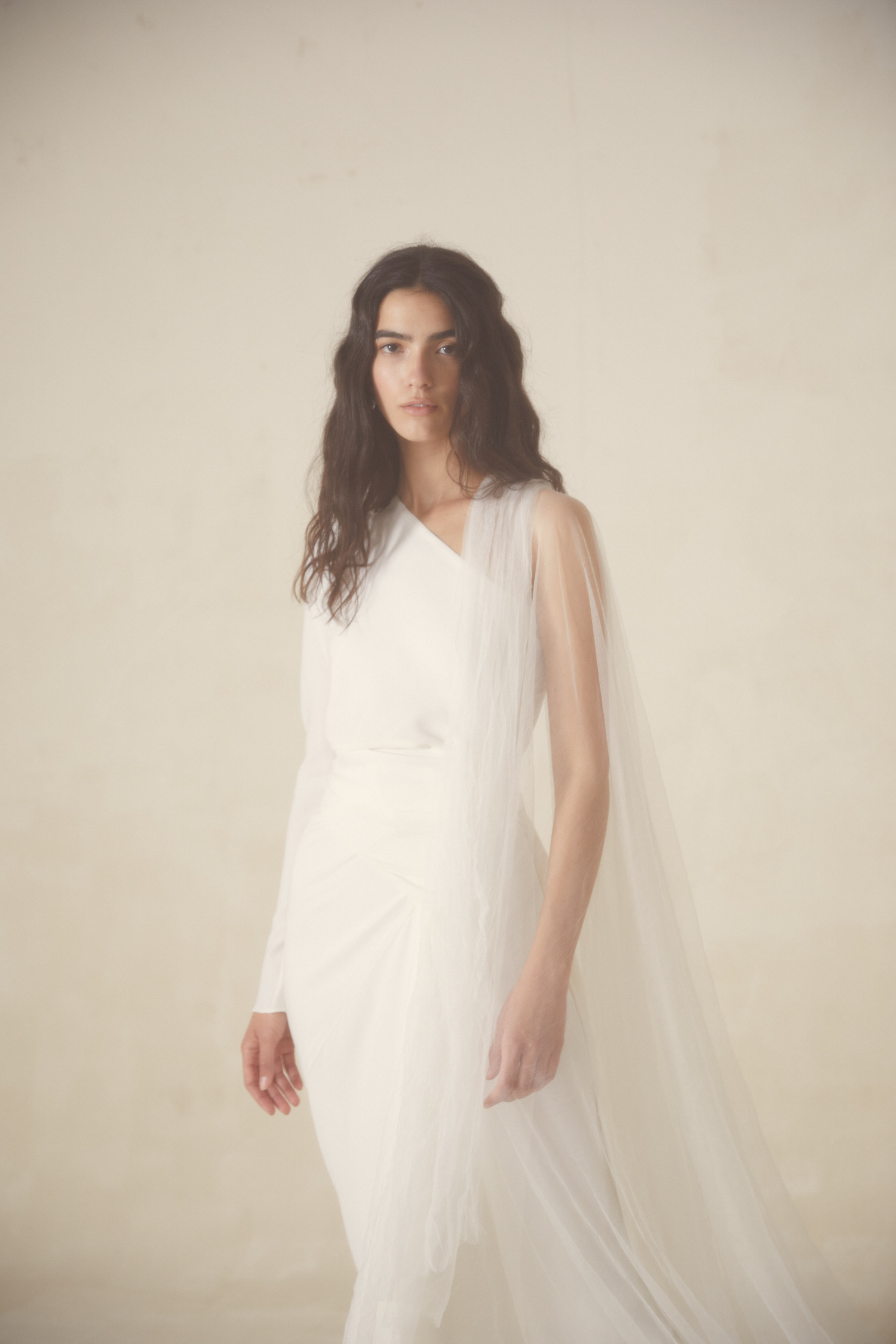 blanche et brune robe de mariee cortana dorotea 1