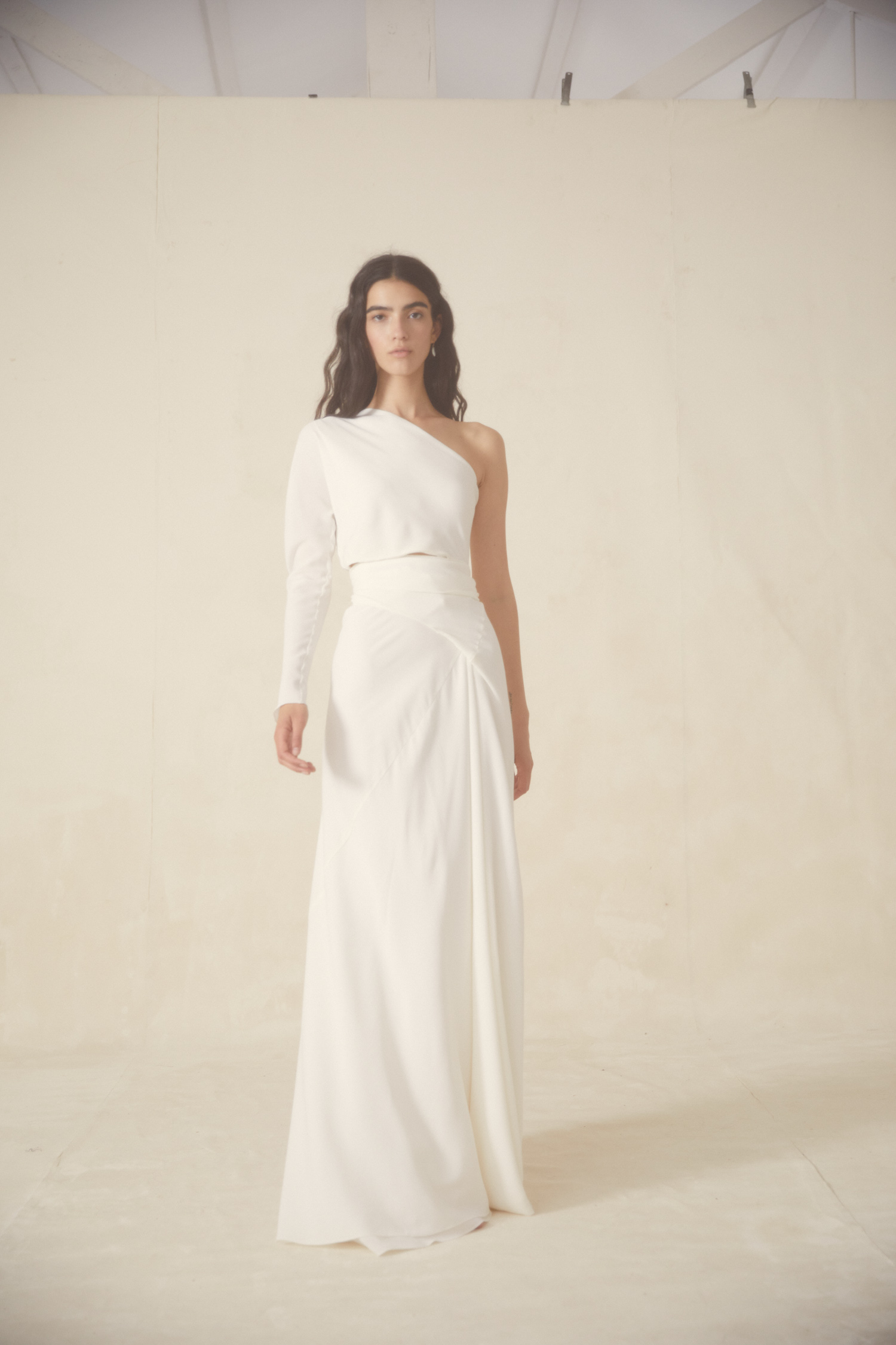 blanche et brune robe de mariee cortana dorotea 2