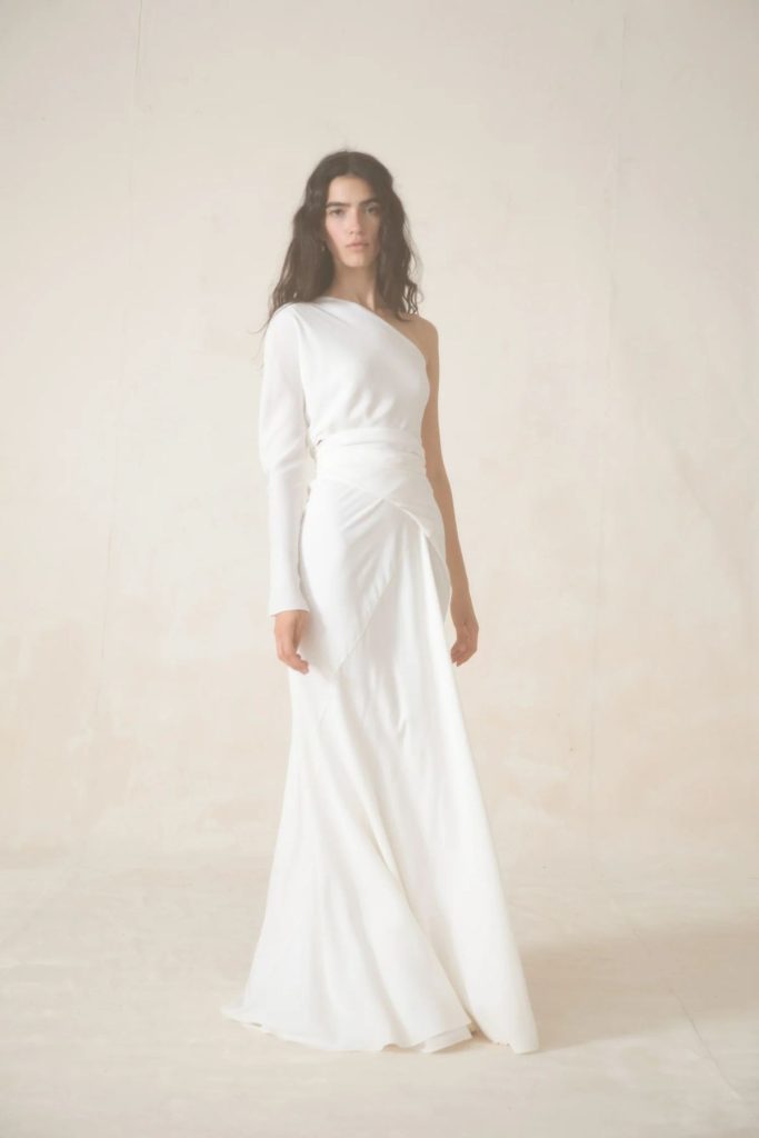 Robe de mariée Cortana Dorotea asymétrique à une manche longue, drapé à la taille