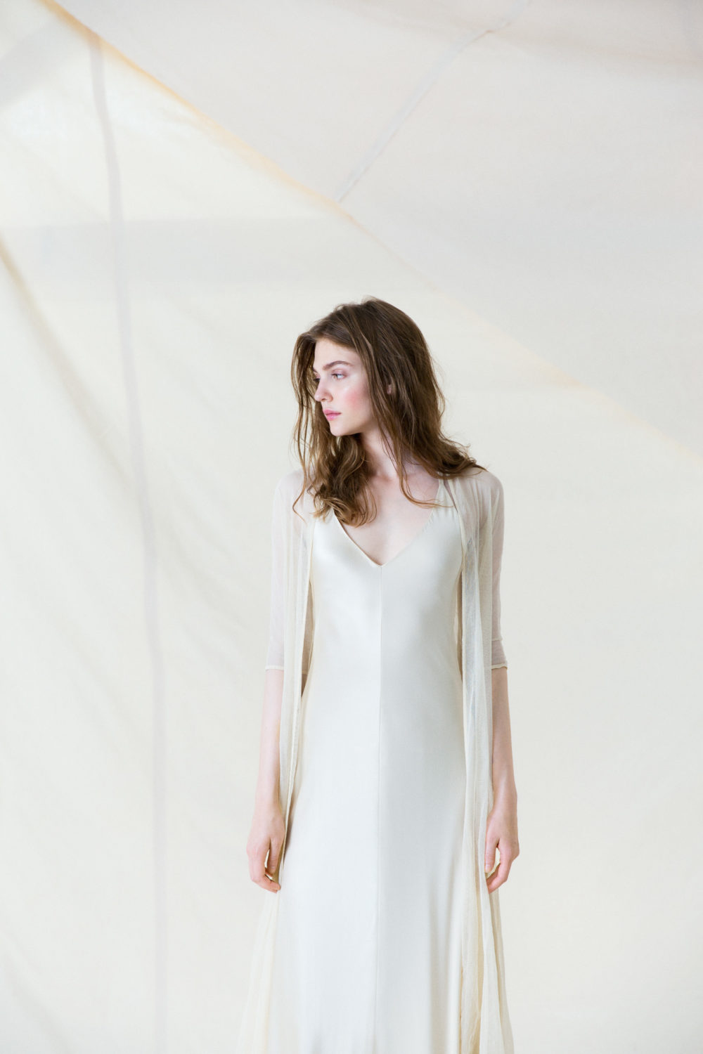 blanche et brune robe de mariee cortana grace 2